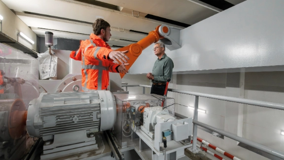 Marien van Bezooijen, TAS, and Rob Groothuis, KTR Benelux Marien van Bezooijen, TAS, and Rob Groothuis, KTR Benelux