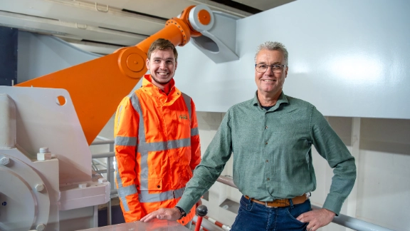 Smile: Marien van Bezooijen, TAS, and Rob Groothuis, KTR Benelux Smile: Marien van Bezooijen, TAS, and Rob Groothuis, KTR Benelux