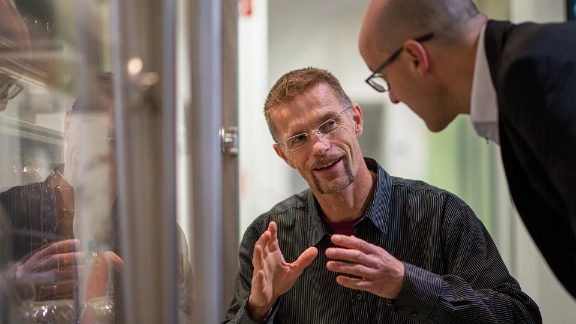 Jochen Forsthövel, Produktmanager Kunststofftechnik bei KRONES Jochen Forsthövel, Produktmanager Kunststofftechnik bei KRONES